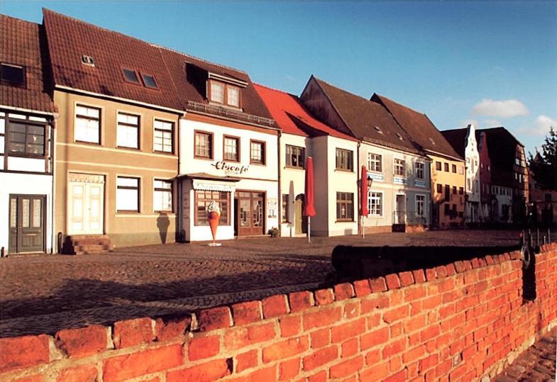 Ferienwohnungen Buetow Висмар Экстерьер фото